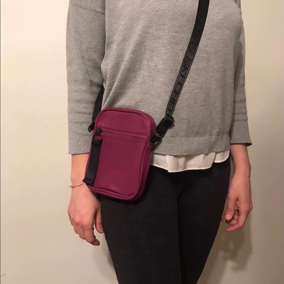 Sketchers crossbody - Picture 3 of 5